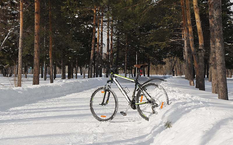 kerékpár a hóban