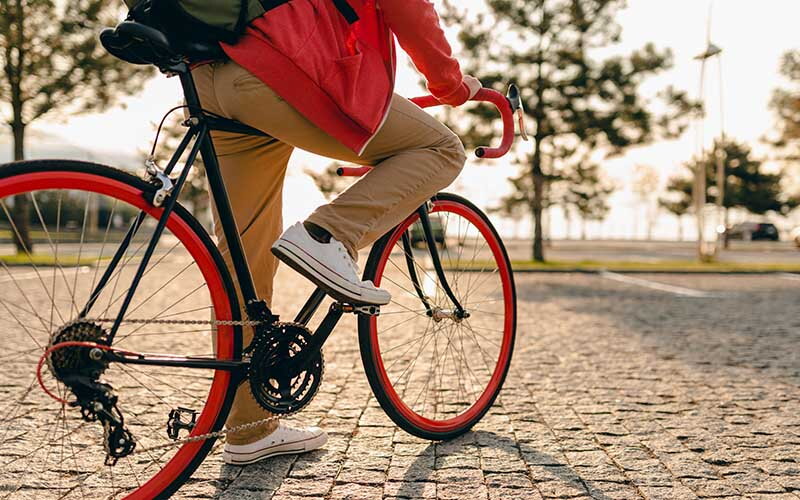 🍂 Őszi gravel: Kavicsok ropogása, erdő illata és meleg tea a kulacsban