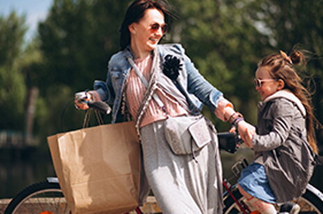 Tudja mikor alkalmas a gyerekülés és mikor a kerékpár utánfutó?